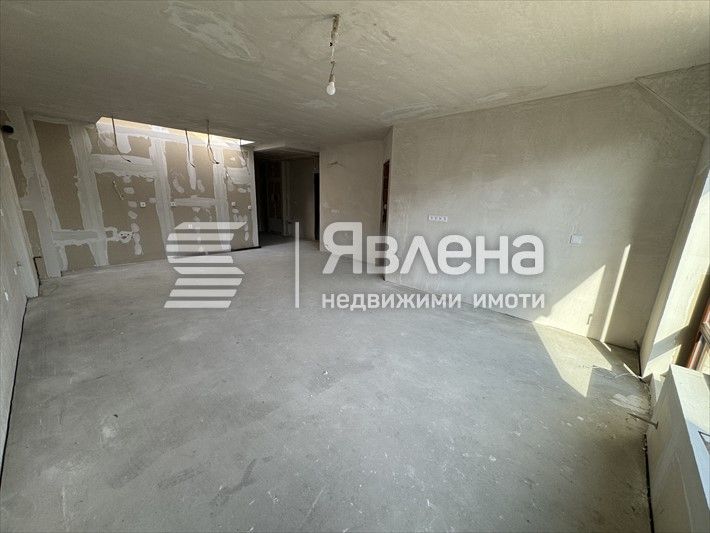Просторен 4-стаен апартамент със спираща дъха глед
