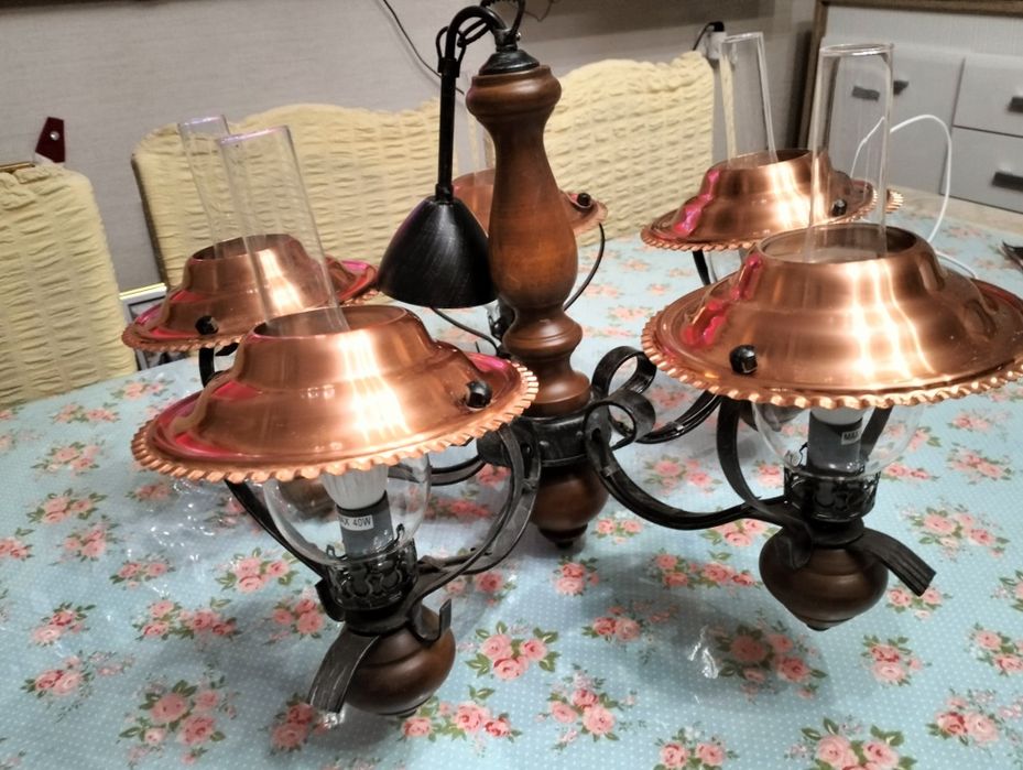 Продам люстру за 5000 тг