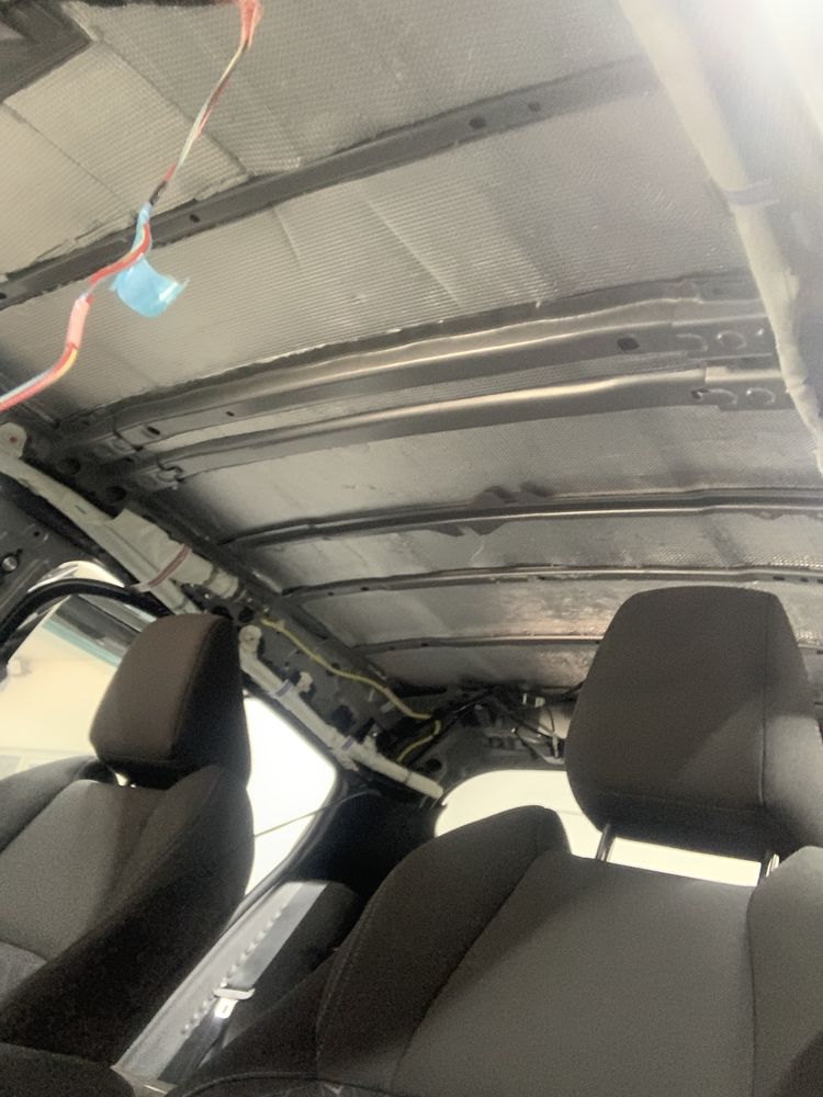 Retapitare plafon , lumini ambientale , Polish , insonorizare auto