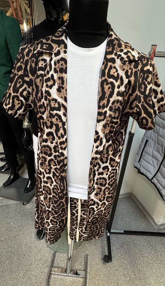 Compleuri Animal Print calitate premium! TOP