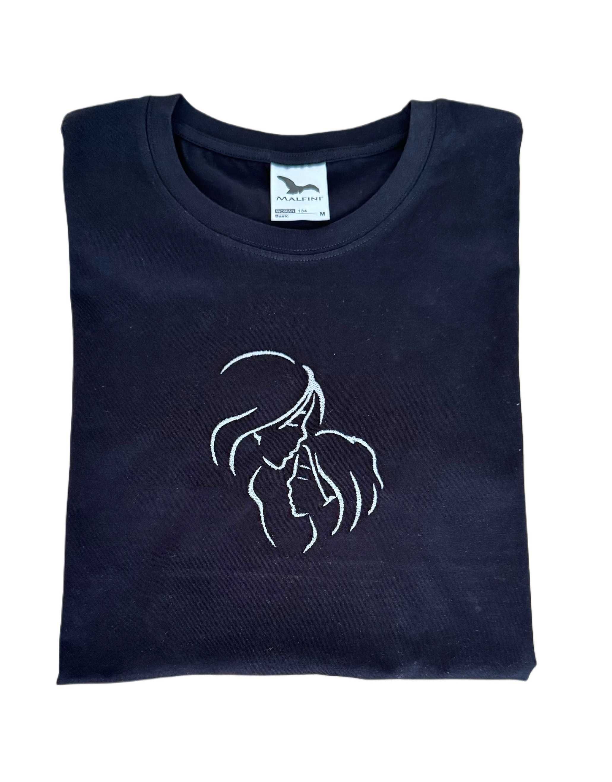Tricou dama personalizat prin brodare.