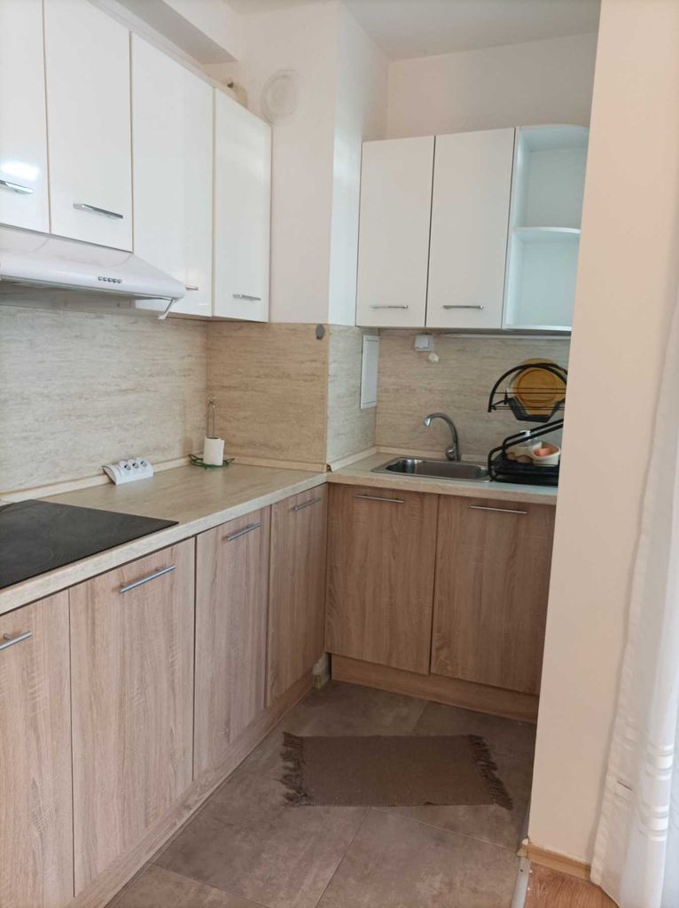 Продава се Двустаен апартамент в Бургас, Меден рудник - зона А - 68 кв.м за 1324 €/кв.м - Снимка #1