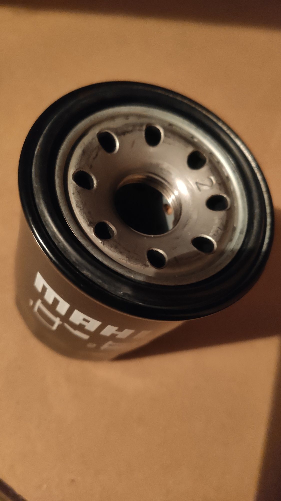 Продавам маслен филтър Mahle