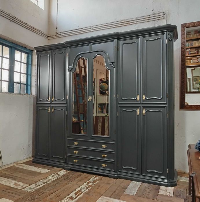 Sifonier vechi anii 1970, fabricat in Italia, reconditionat /Dulap