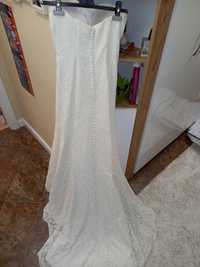 Сватбена рокля с френска дантела