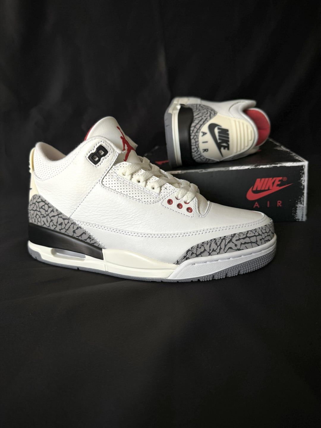 Jordan 3 mid White Cement