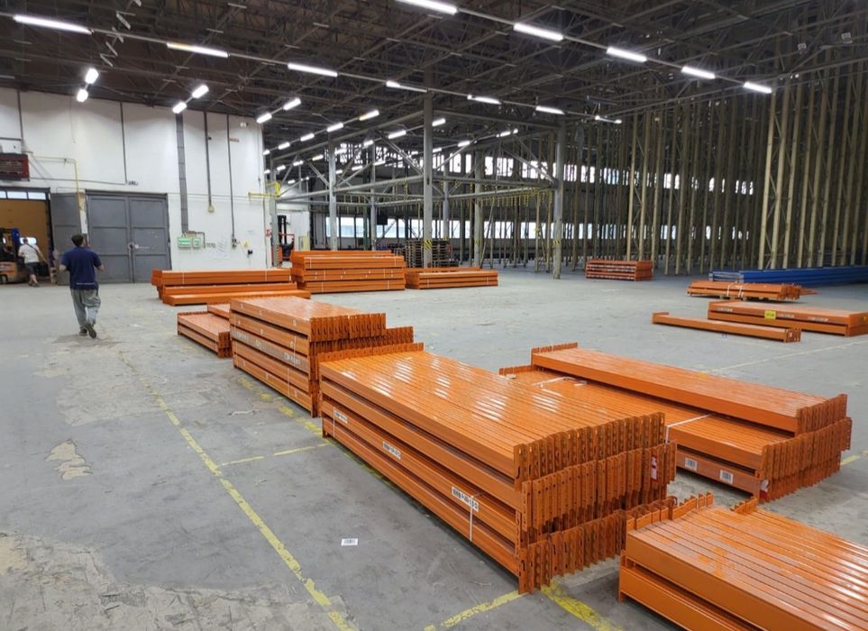 Rafturi metalice industriale reglabile