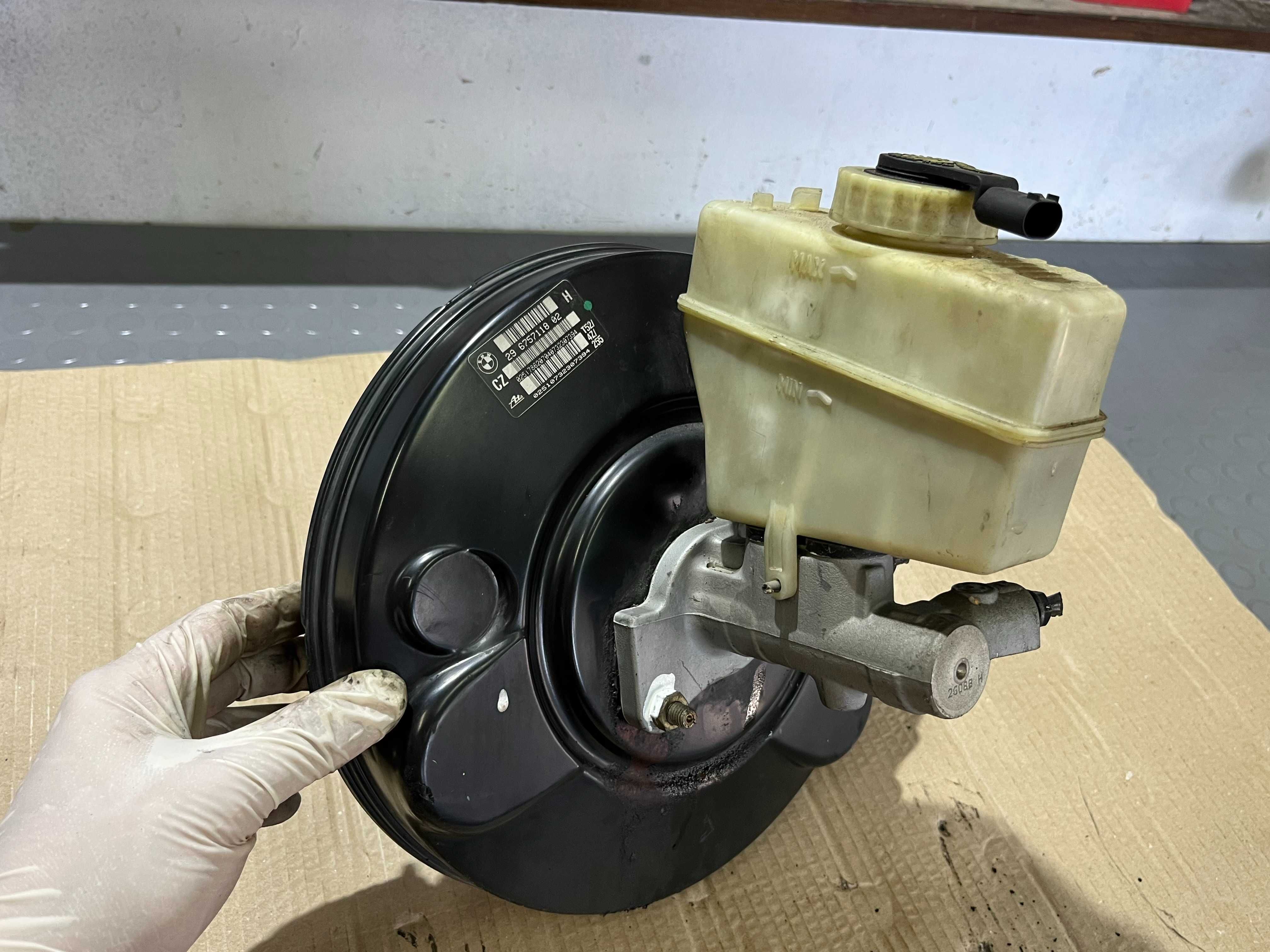 Серво със спирачна помпа за BMW E46 (DSC)