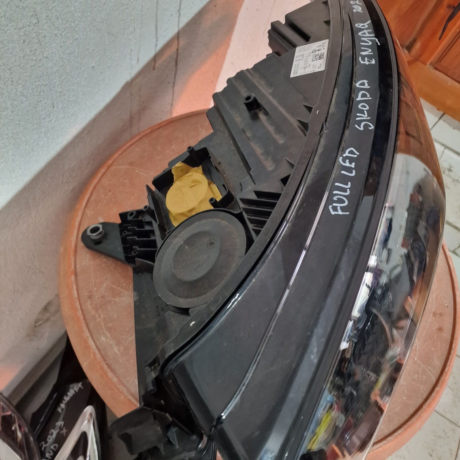 Skoda Enyaq 2023 full led ляв фар