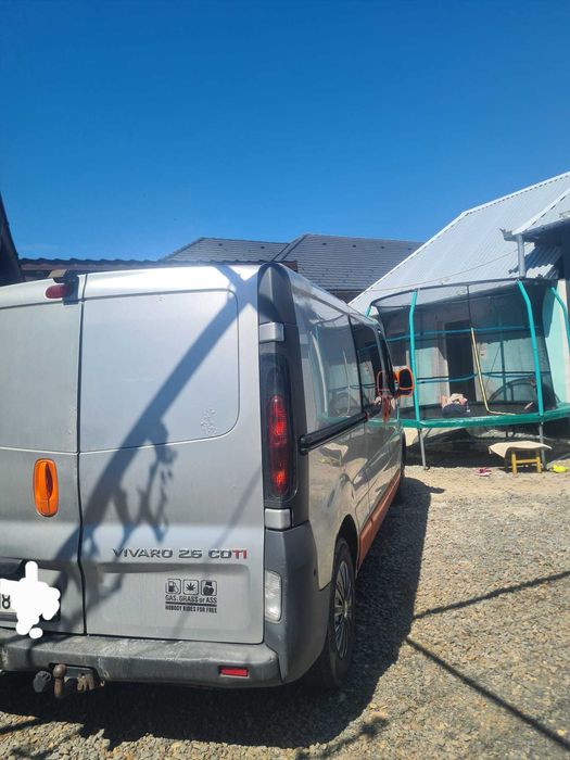 Opel vivaro 2.5  CDTI,