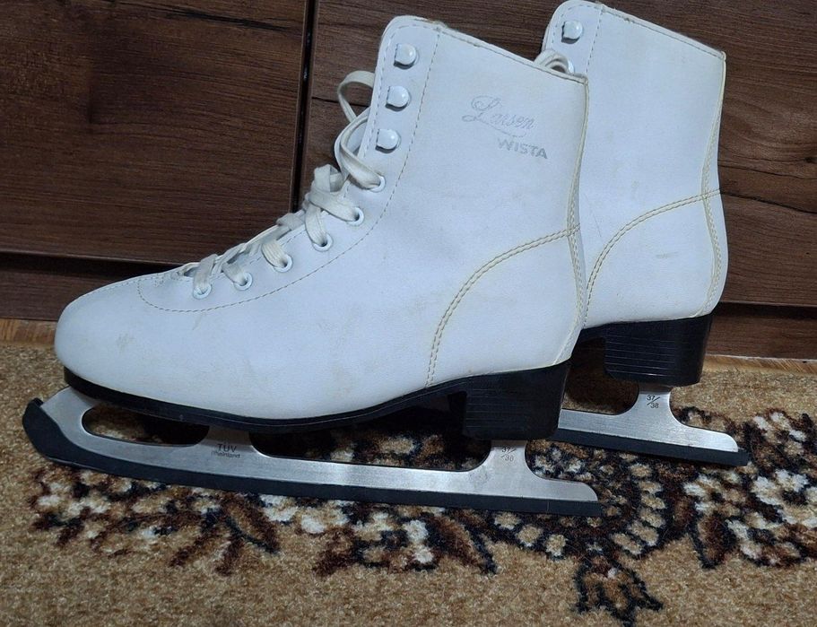 Коньки фигурные, подростковые, женские