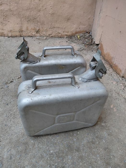 Канистра 10 литров в хорошем состоянии