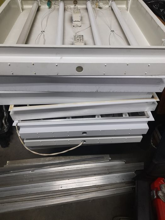 Луминисцентни тела с 4 лампи