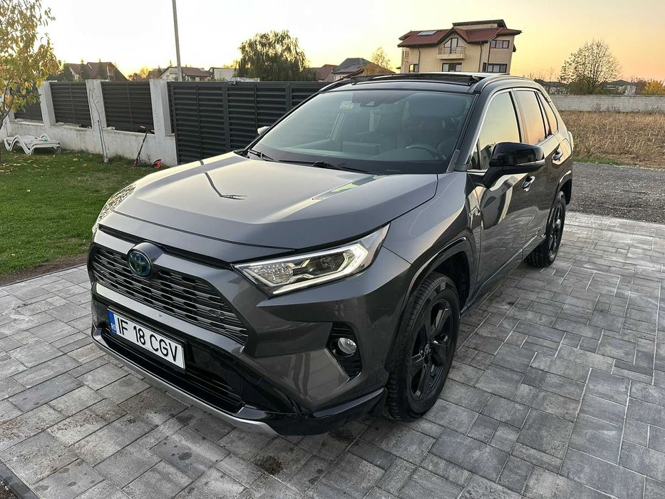 Toyota RAV4 STYLE Hybrid Bi-Tone Distronic Dynaudio Panorama