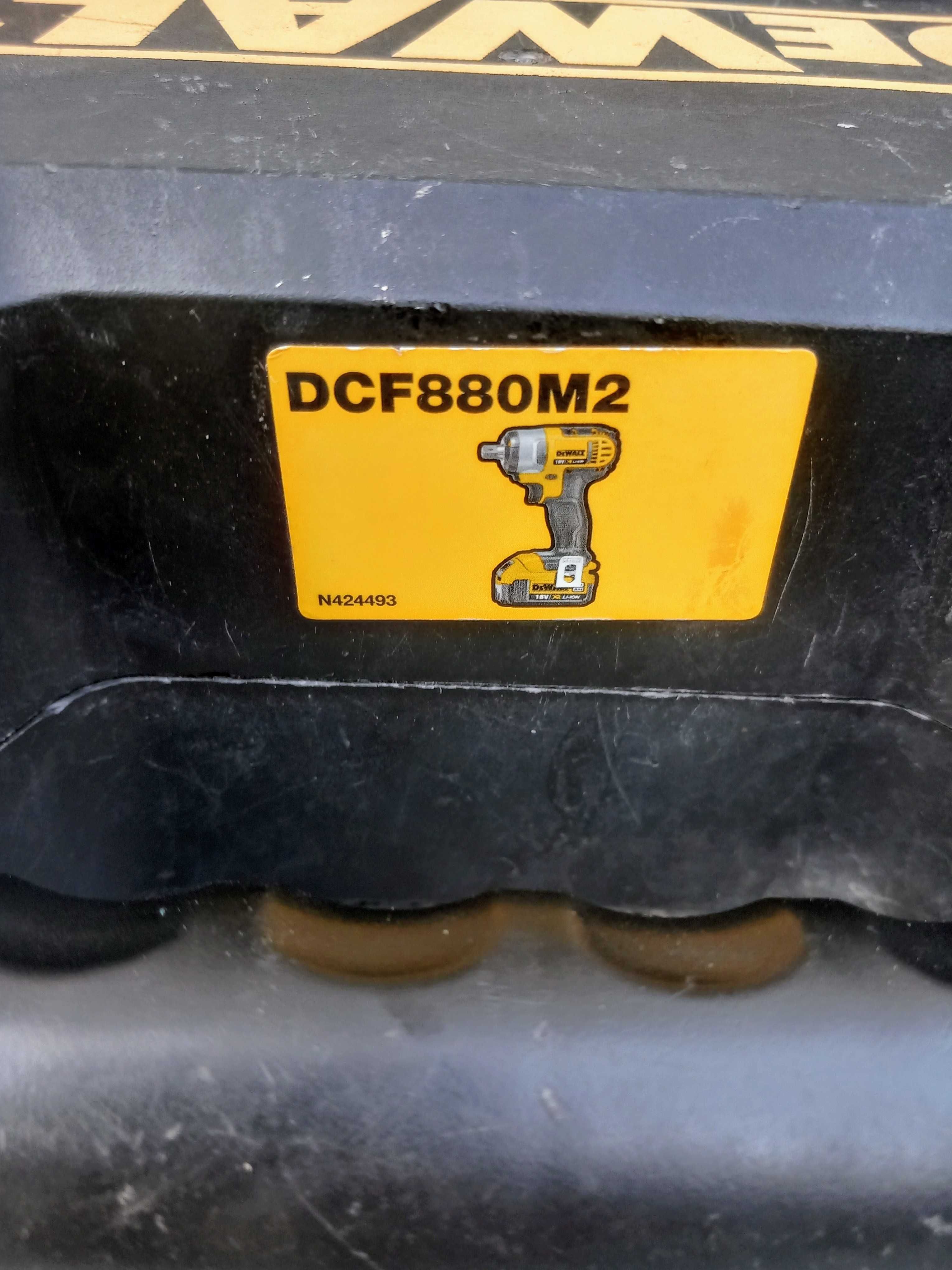 Dewalt DCF880M2 Гайковерт