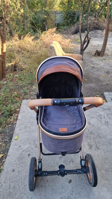 Коляска б/у состояние отличное