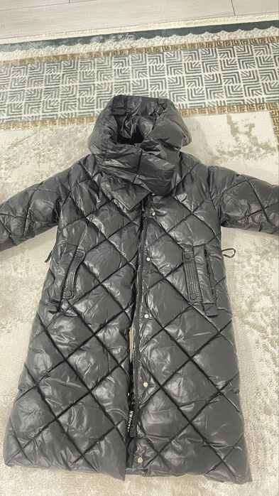 Продам зимнюю куртку для девочек 12-14 лет