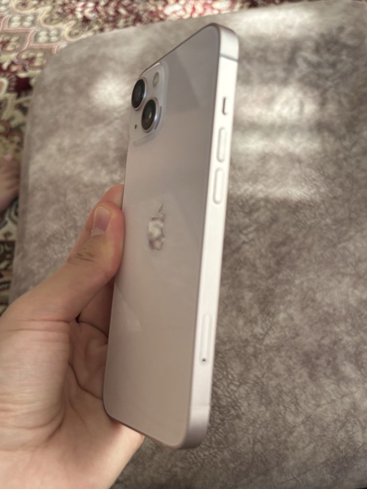 iPhone 13 в идеальном состояния