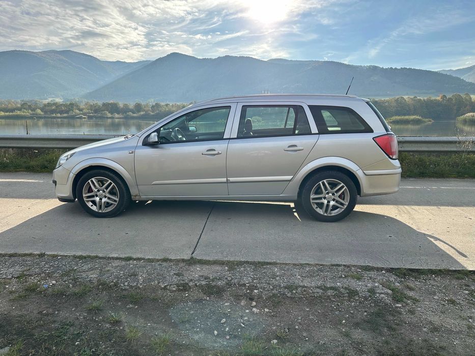 Opel Astra H Caravan 1.9 CDTI – 101 CP, motor fiabil și economic