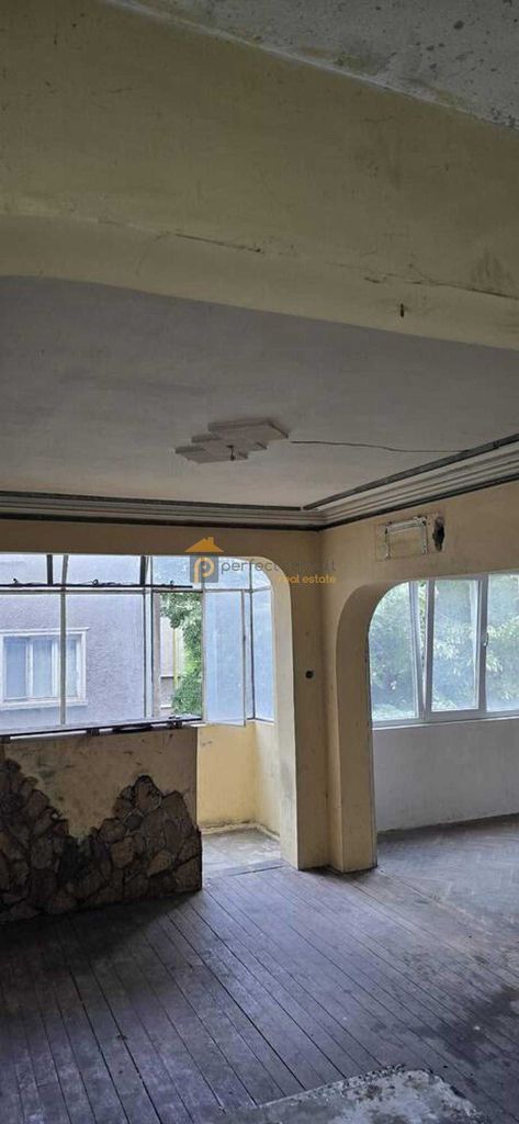Продава се Тристаен апартамент в Пловдив, Христо Смирненски - 100 кв.м за 1850 €/кв.м - Снимка #4