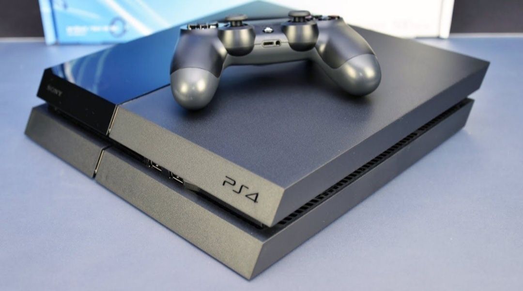 Продам Sony Playstation 4