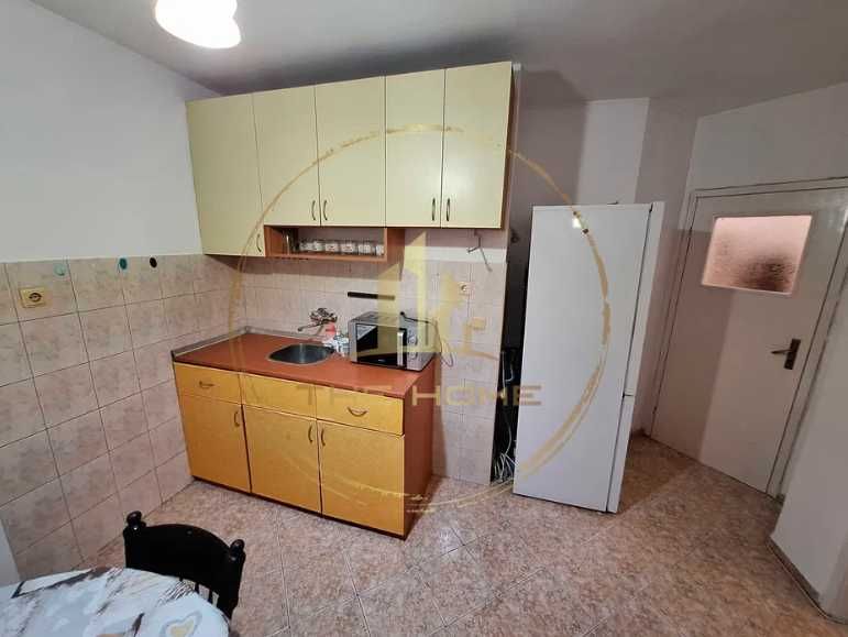 Дава се под наем Тристаен апартамент в Варна, Център - 70 кв.м за 425 € - Снимка #2