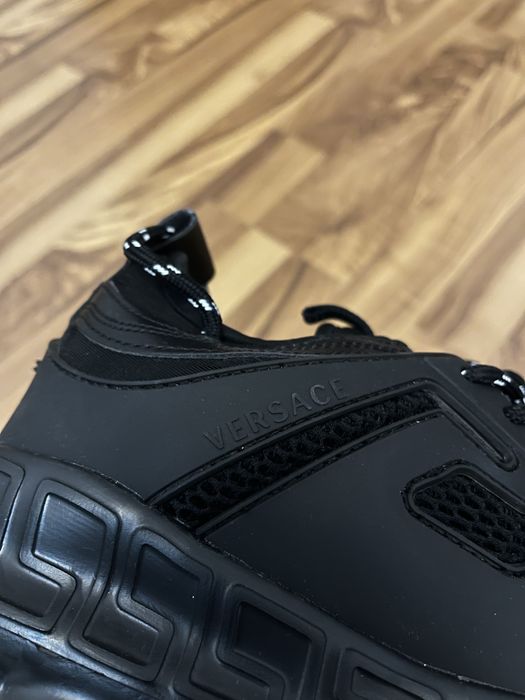 Versace chain reaction triple black