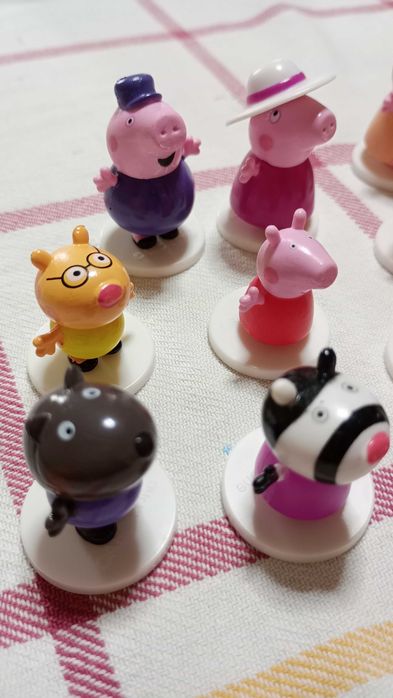 Малки фигурки на герои от Пепа пиг