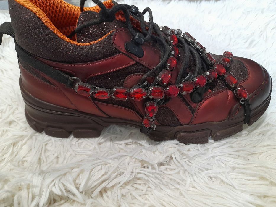 Дамски маратонки с камъчета