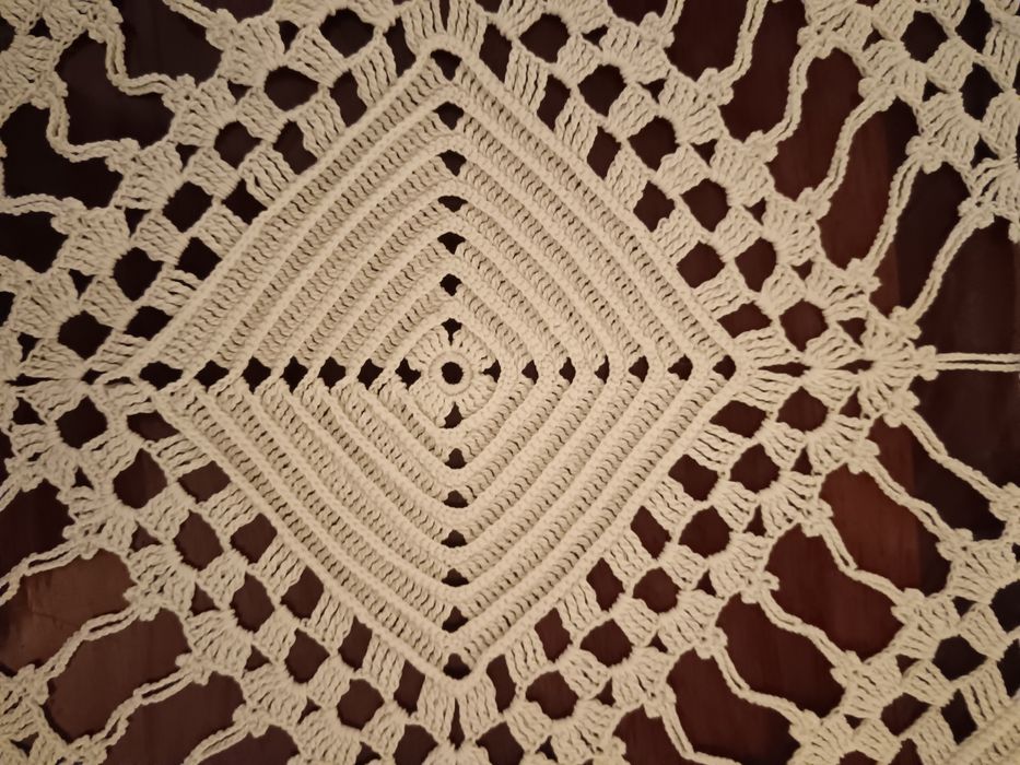 Față de masă din macrame