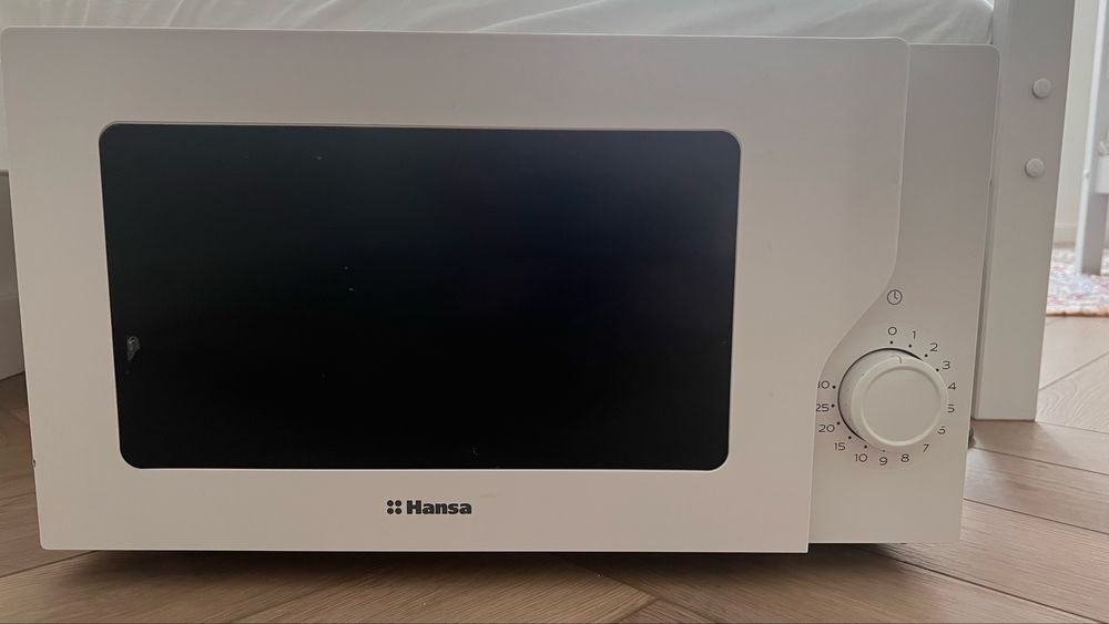 Микроволновая печь Hansa