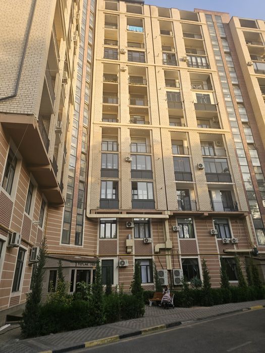 Аренда квартира Новостроенным доме. Azimut.