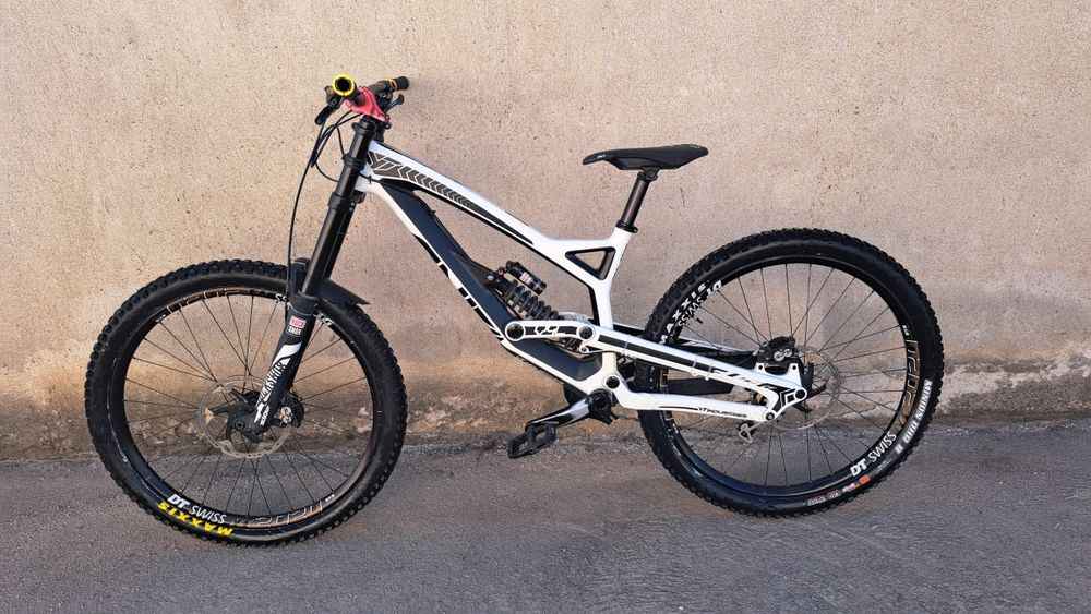 Yt tues cf carbon 2018 27.5 L