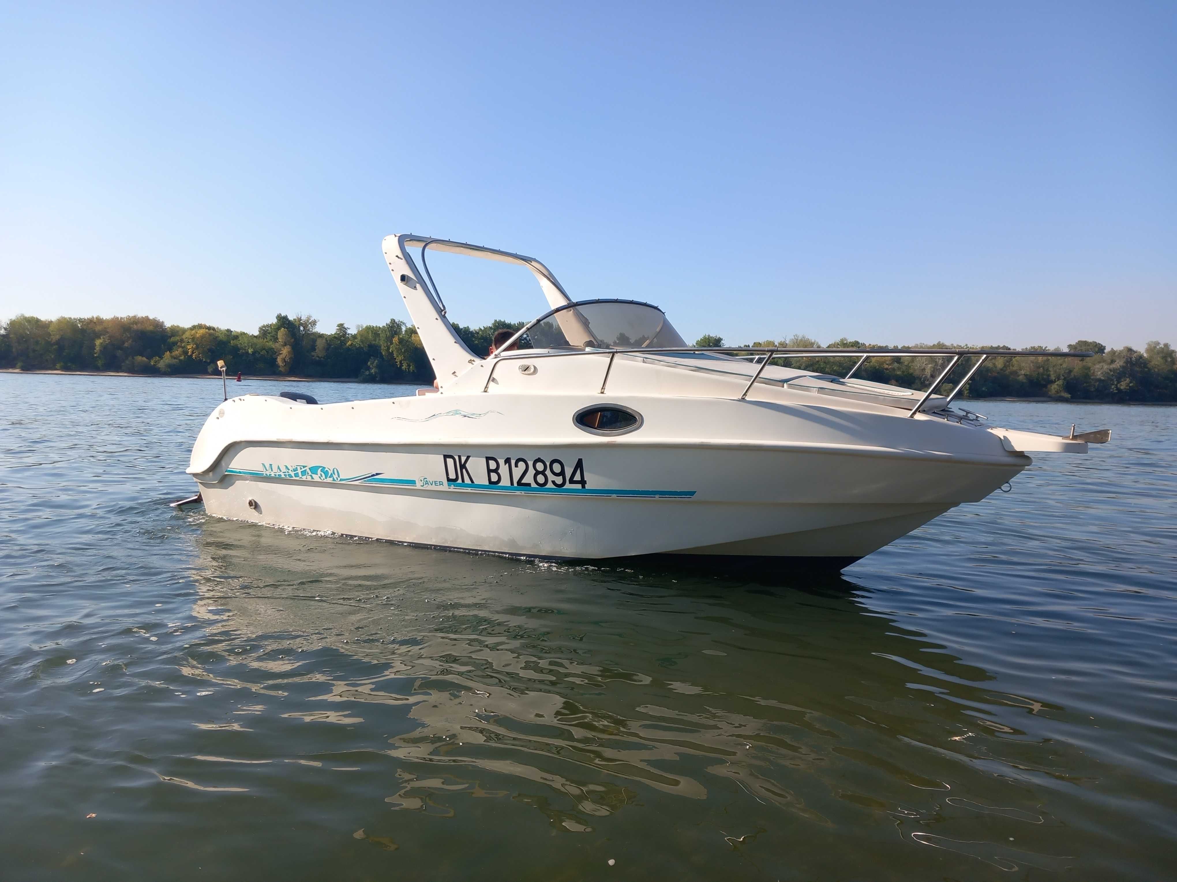 лодка Saver Manta 620 с двигател  Suzuki DF90 четиритактов EFI