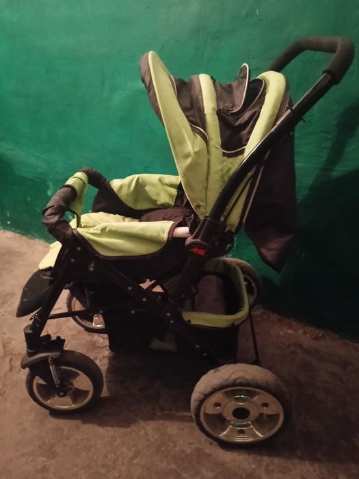 Коляска всесезонная