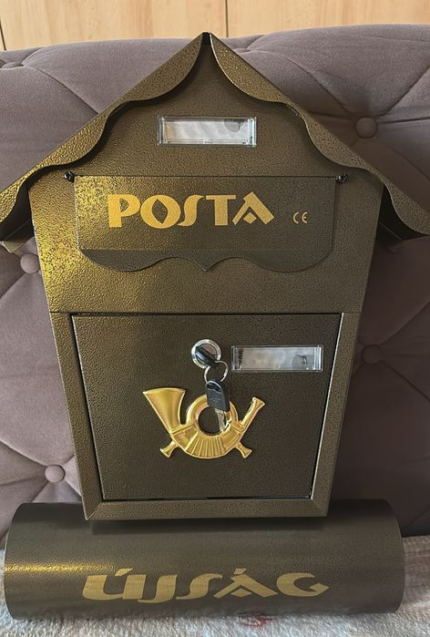 Cutie poștală ,inaltă 47 cm,lată 33 cm