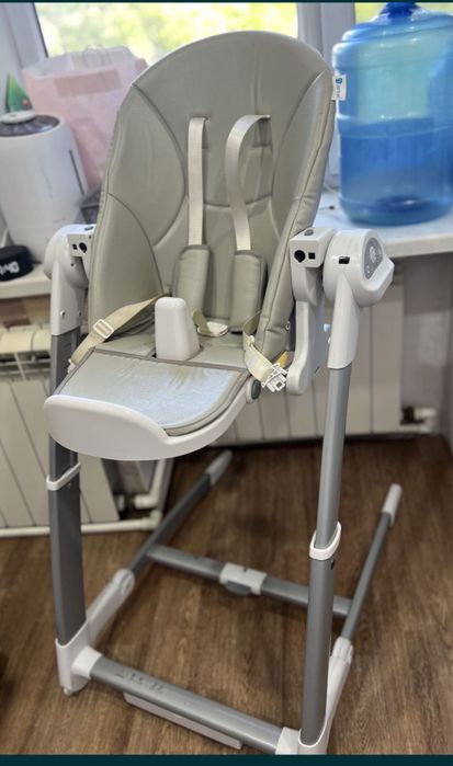 Детский обеденный стол