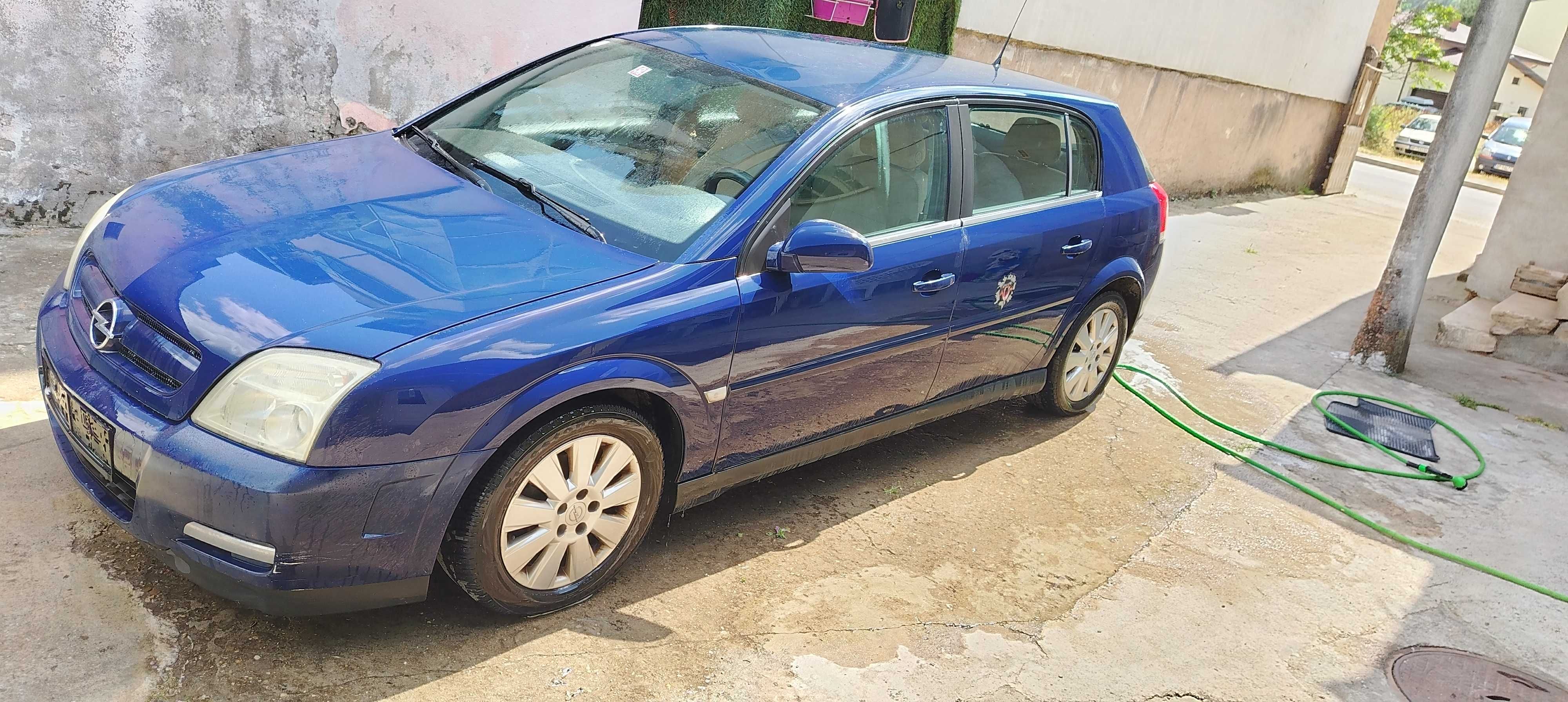 Продава се opel signum 2003