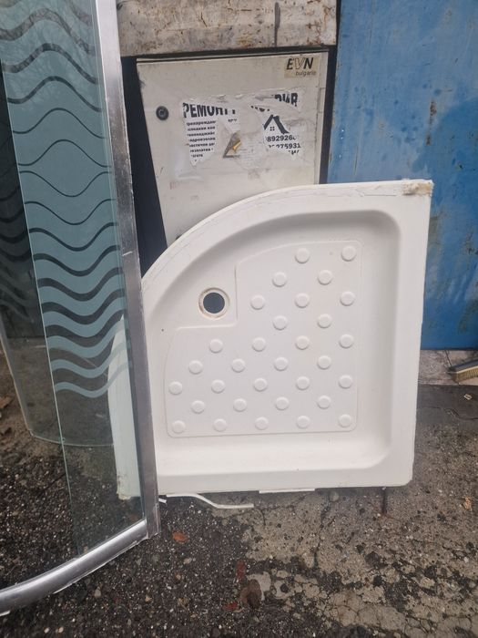 Душкабина с две врати и корито /части или цяла