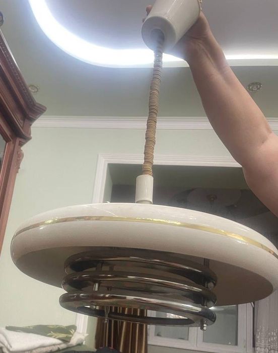 Продам люстру б/у