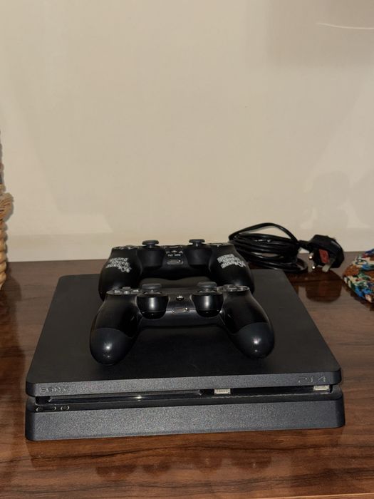 Продается PlayStation4