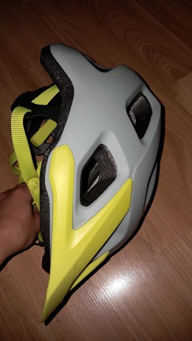 Vând casca nou nouta