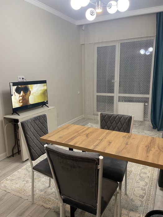 Квартира новая есть депозит 10к