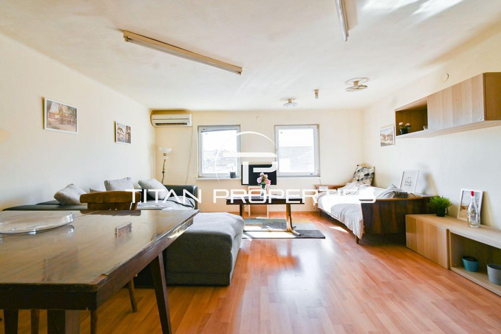 Тристаен, под наем, Център-ЦУМ