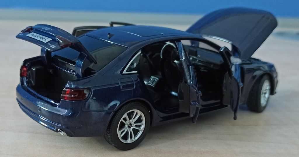 Macheta Audi A4 B9 2017 bleumarin - Tayumo 1/32