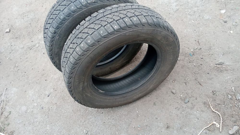 Продам резину 2 шт