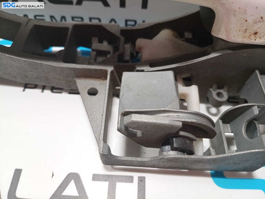 Maner Exterior Complet cu Suport de pe Usa Portiera Dreapta Fata Peugeot 3008 Anii 2009 - 2016 Cod 9684559980 [2830]