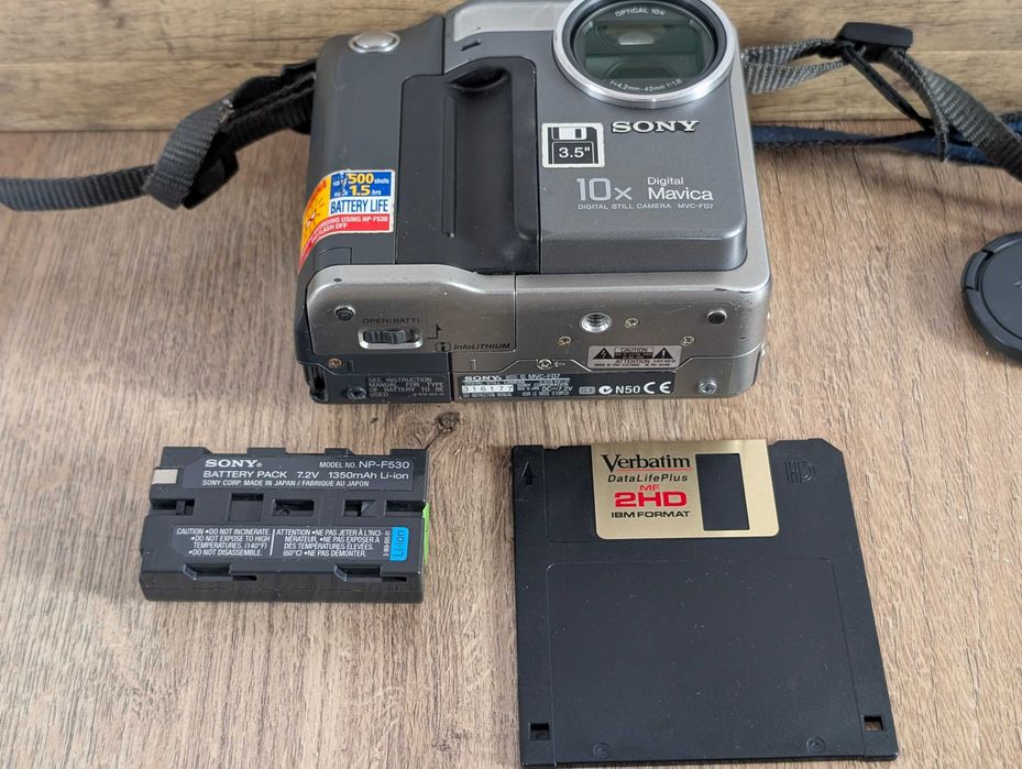 Mavica FD7 si Mavica FD200 de top top