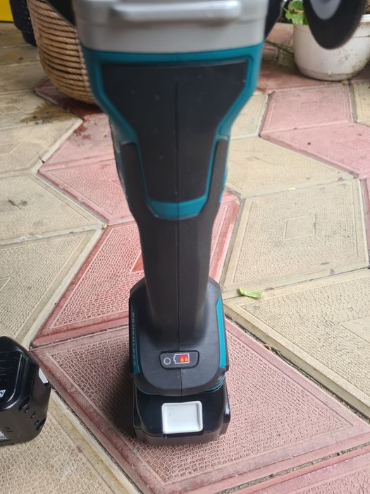 Set scule makita brushless lxt flex și mașina de găurit/înșurubat