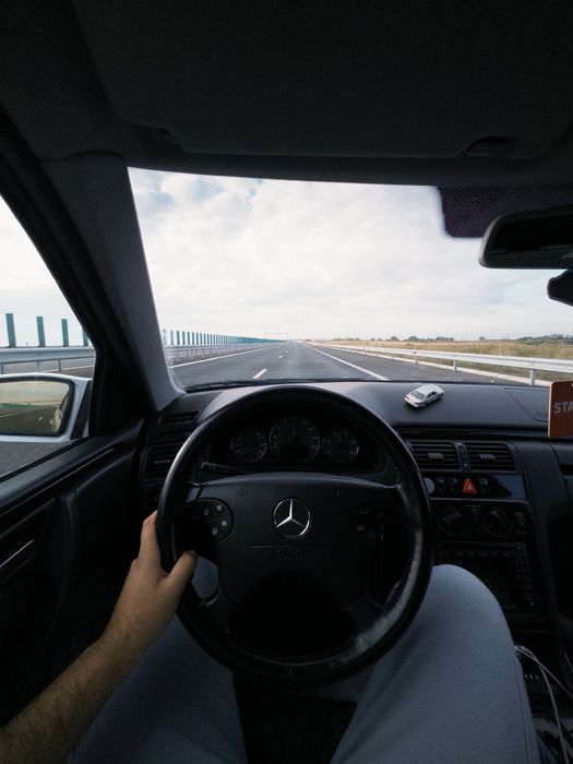 Mercedes Benz E220 w210